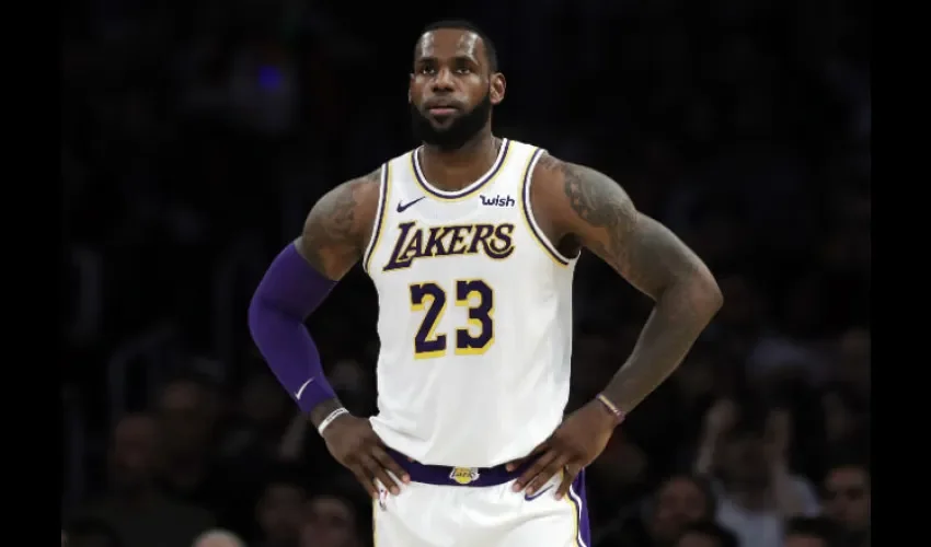 LeBron James está en su primera temporada con los Lakers de Los Ángeles.