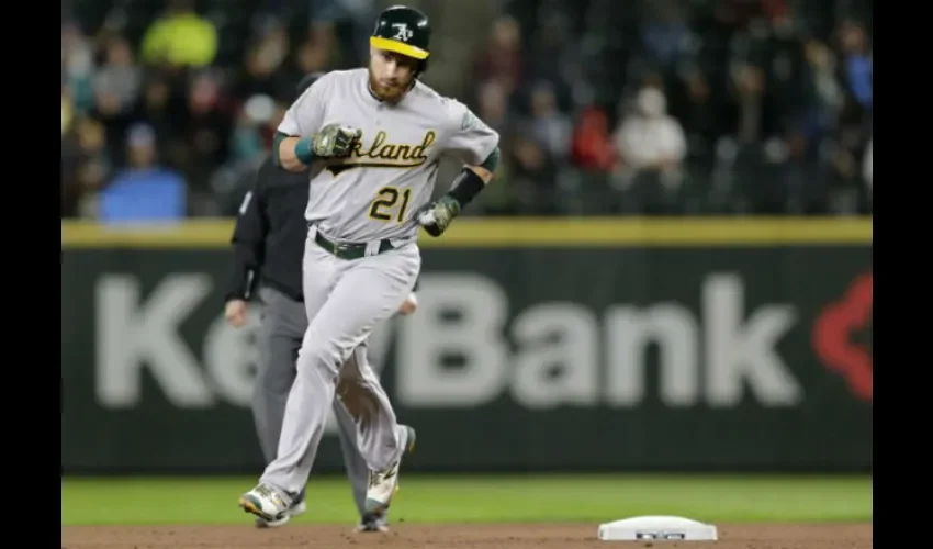 Jonathan Lucroy jugó la temporada 2018 con los Atléticos de Oakland.