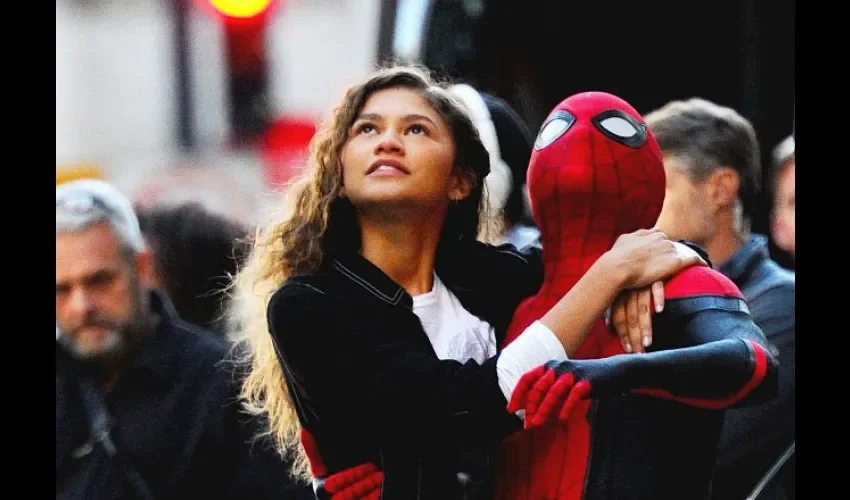 Foto ilustrativa de Spiderman junto a MJ. Cortesía. 