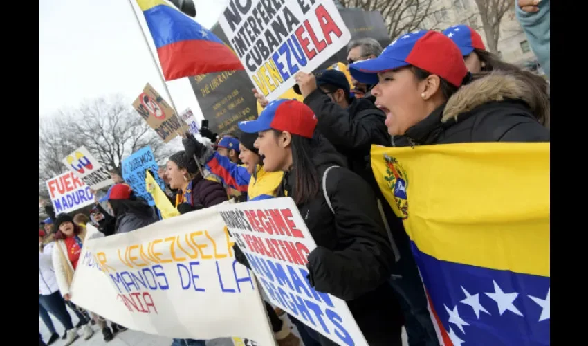 Protestas contra el gobierno de Nicolás Maduro en Washington, Estados Unidos. Foto: EFE