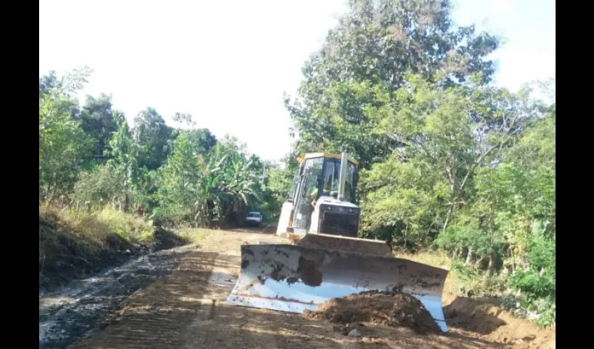 Los productores piden que se siga trabajando en la carretera. Foto: Cortesía