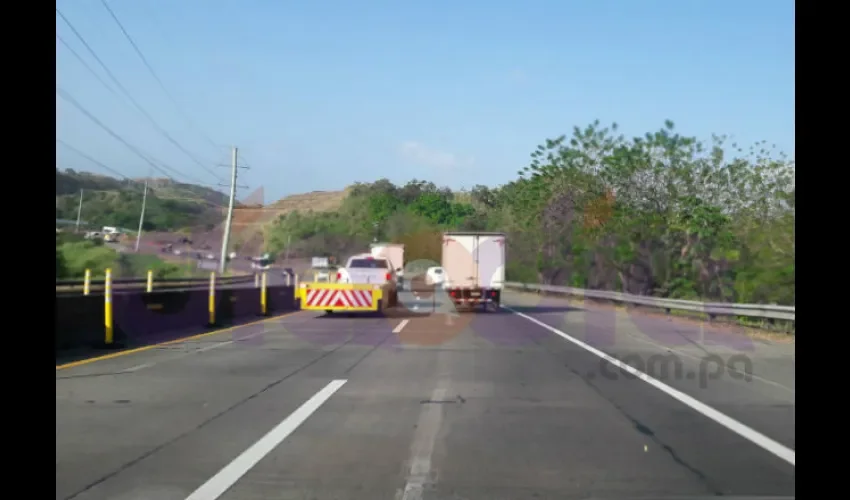 Parte de la maquinaria que se utiliza para habilitar el carril exclusivo en el Corredor Norte. Foto: Jean Carlos Díaz