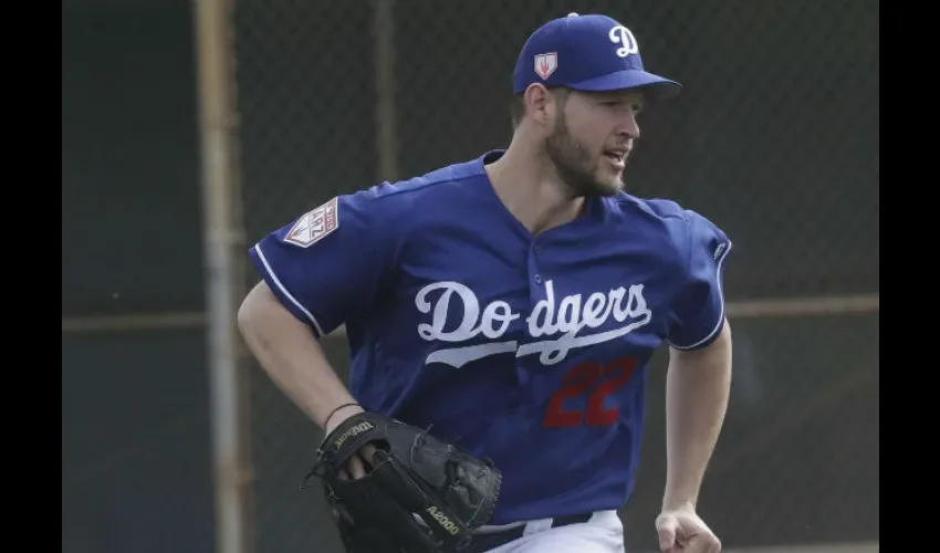 Clayton Kershaw tiene 153 victorias en las Grandes Ligas. 