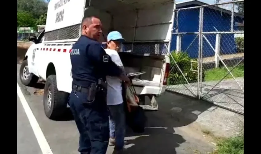 Captura de video del momento de la detención del sujeto. 