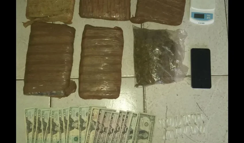 Decomisan droga y dinero en una casa en Panamá Oeste. 