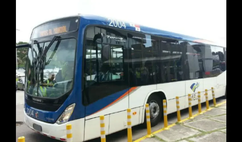 Foto ilustrativa de una unidad del metrobús. 