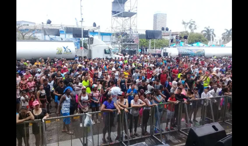 Miles de panameños llegaron a la Cinta Costera. Foto: Yanelis Domínguez