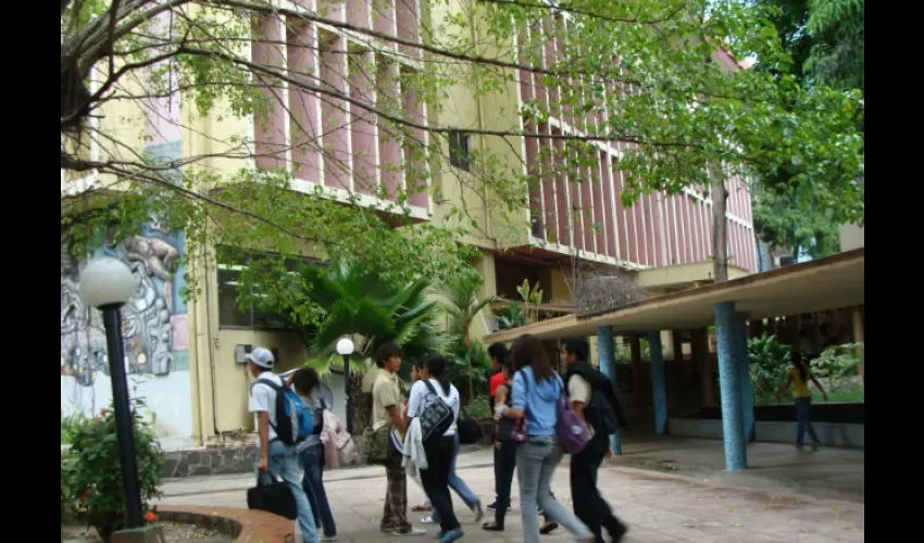 Vistas de la Facultad de Comunicación Social de la Universidad de Panamá. Foto: Félix Villarreal