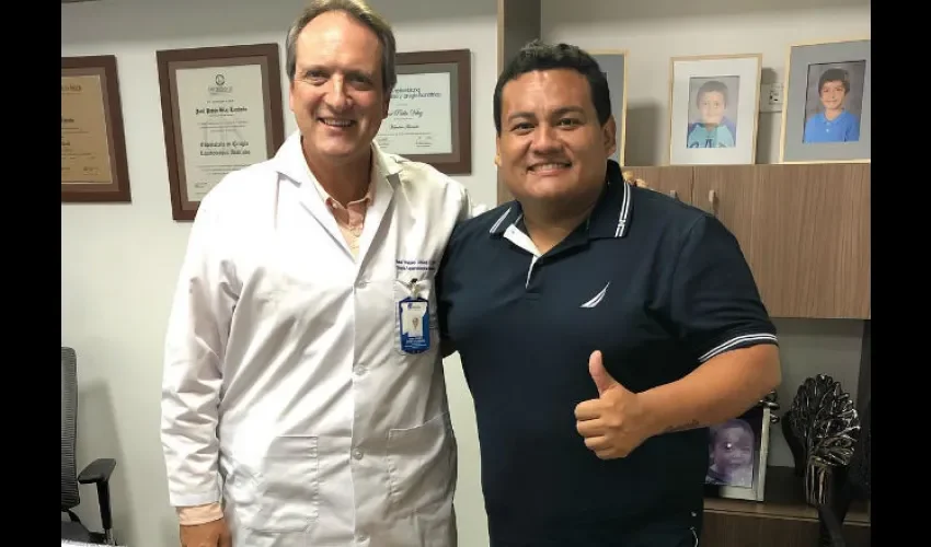 Balbinín y su médico en Colombia.