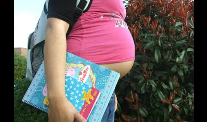 Foto ilustrativa de una joven embarazada. 