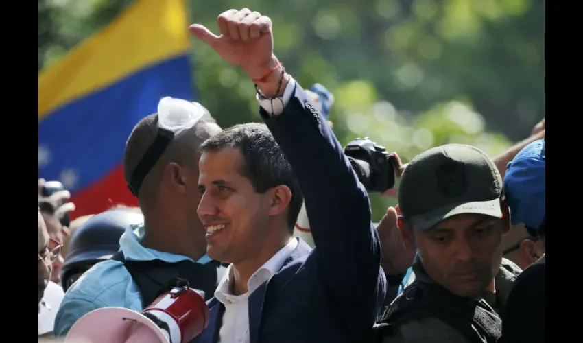 Juan Guaidó lidera las protestas en Venezuela. AP 