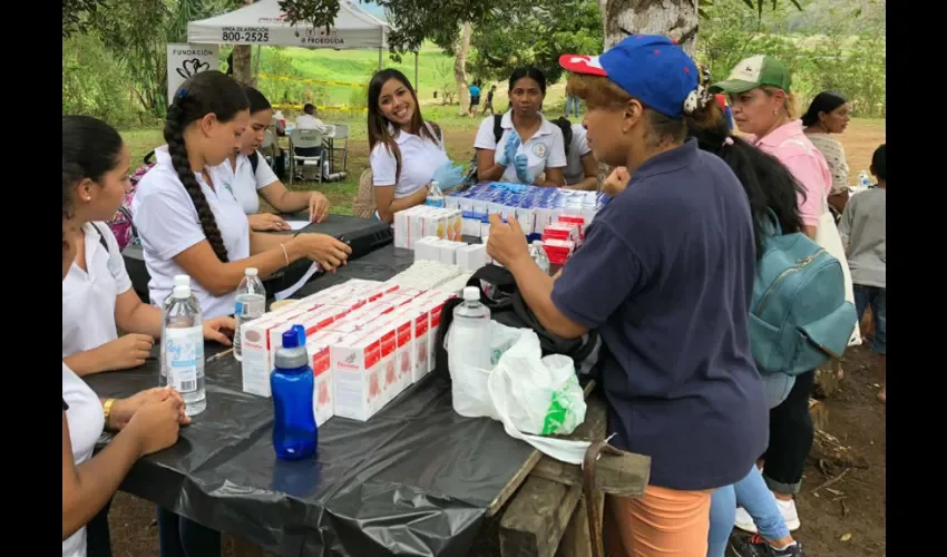 Les llevaron muchas medicinas. Foto: Cortesía