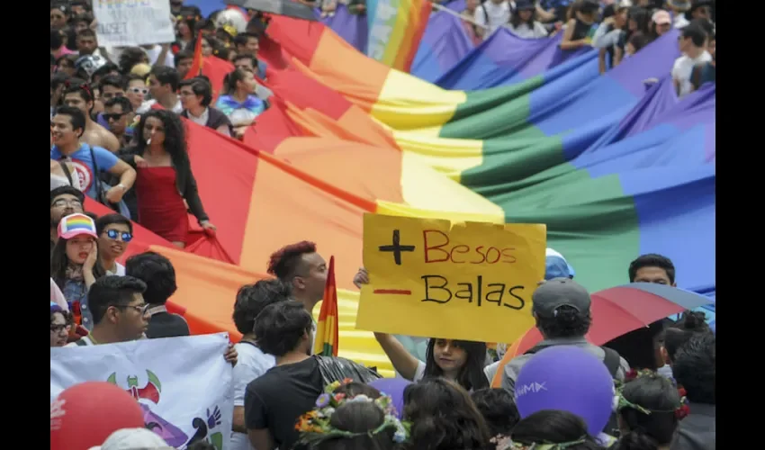 Foto ilustrativa de una manifestación de personas de la comunidad LGBTIQ. Cortesía Telemundo. 