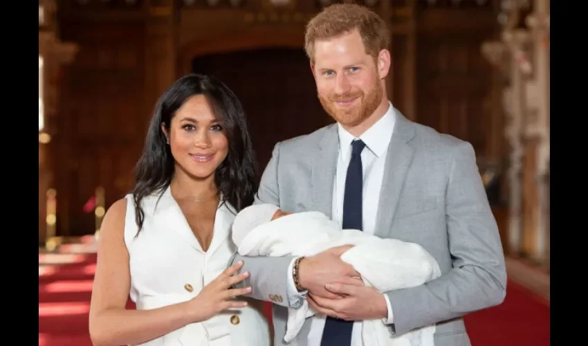 Meghan Markle y Harry presentaron a su hijo Archie.