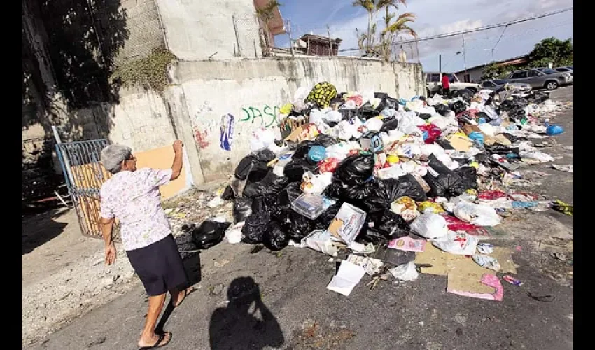 Foto ilustrativa del problema de basura en Panamá. Cortesía EFE 