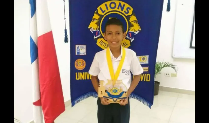 La Asociación Nacional de Clubes de Leones de Panamá estimula a los finalistas y ganadores, cada año, con premios en efectivo, becas escolares, recibo de talleres educativos, artículos electrónicos, trofeos, medallas, becas deportivas y de inglés, entre otros obsequios. Foto: Alvin Madrid