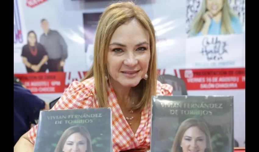 Vivian Fernández debuta en la FIL 2019. Foto: Aurelio Suira