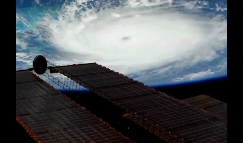 Foto ilustrativa de las vistas del huracán Dorian desde el espacio. 