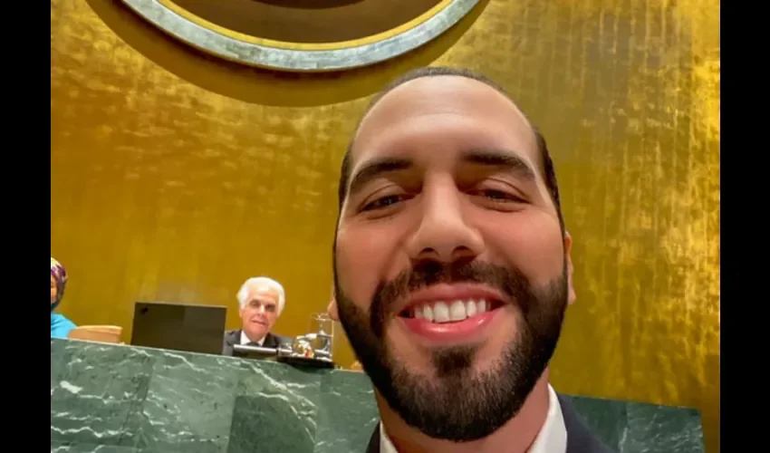 El 'selfie' tomado por el presidente de El Salvador en la Asamblea de la ONU. Cortesía de Twitter de Nayib Bukele