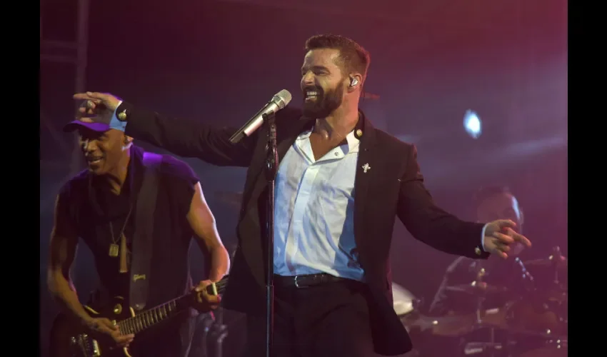 El cantante puertorriqueño Ricky Martin se presentó este sábado durante la clausura de la XVII Cumbre Mundial de los Premios Nobel de la Paz en Mérida, estado de Yucatán (México). 