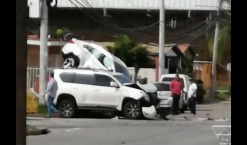 Foto ilustrativa del fuerte accidente de tránsito.