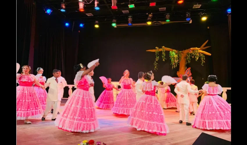 Tremenda gala  en el Teatro Anita Villalaz, Casco Antiguo.