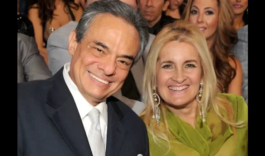José José y Sara Salazar
