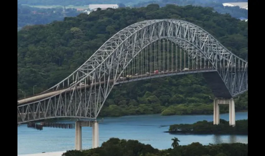 Foto ilustrativa del puente de Las Américas. 