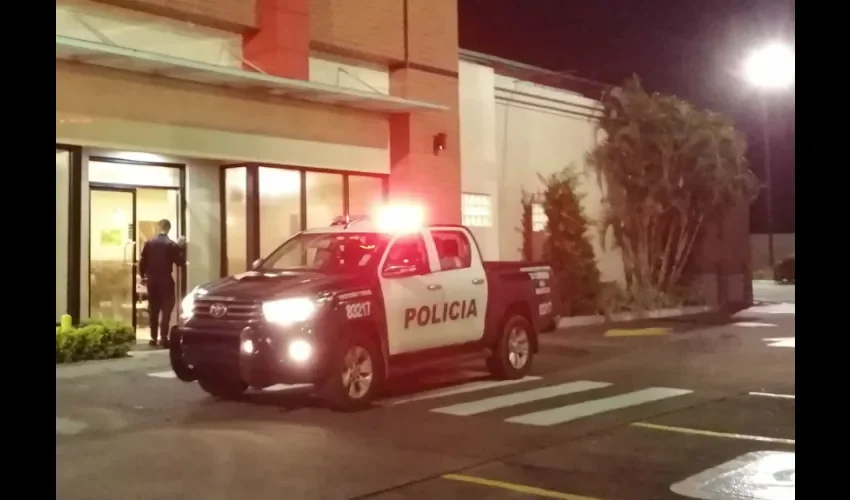 Durante los últimos meses de este año, las cadenas de restaurante de comida rápida en La Chorrera y Arraiján se han convertido en blanco de los asaltantes, los cuales han tenido éxito en alguno de los robos.