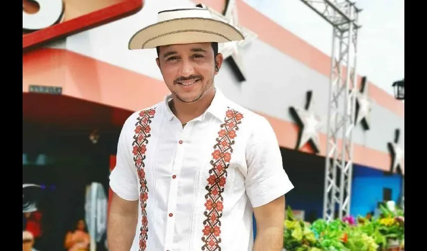 Lucho participó en el desfile de las Mil Polleras. Foto: Instagram