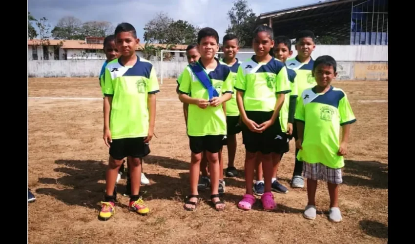 En 2019 nació la iniciativa de crear una liga en donde los niños pudieran participar a bajos costos con los recursos que tuvieran para divertirse usando este como lema "la liga de los que quieren".