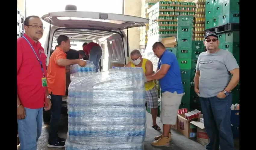 Foto ilustrativa de la entrega de aguas. 