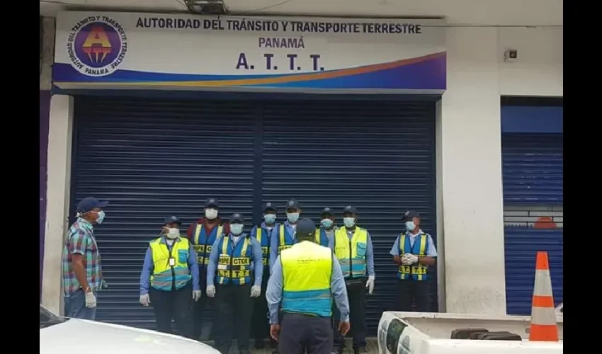 Foto ilustrativa de los trabajadores de la ATTT.