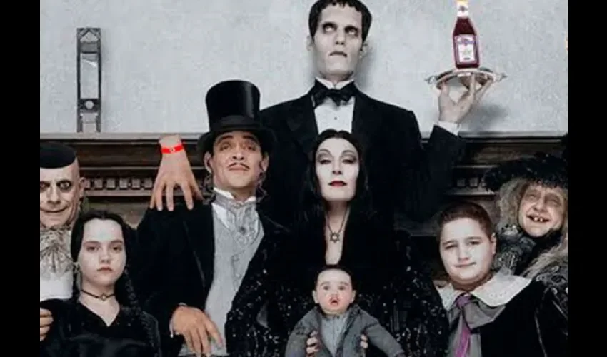 Foto ilustrativa de la familia Addams. 