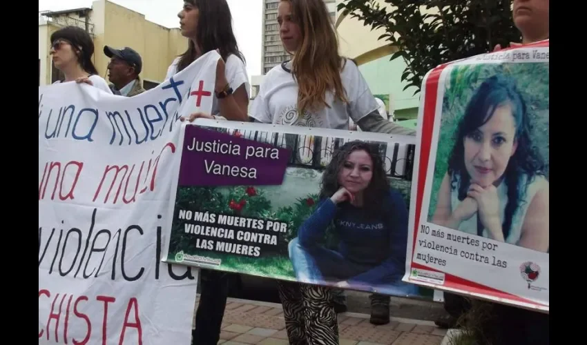 Foto ilustrativa de protestas de mujeres en Ecuador. Cortesía. 