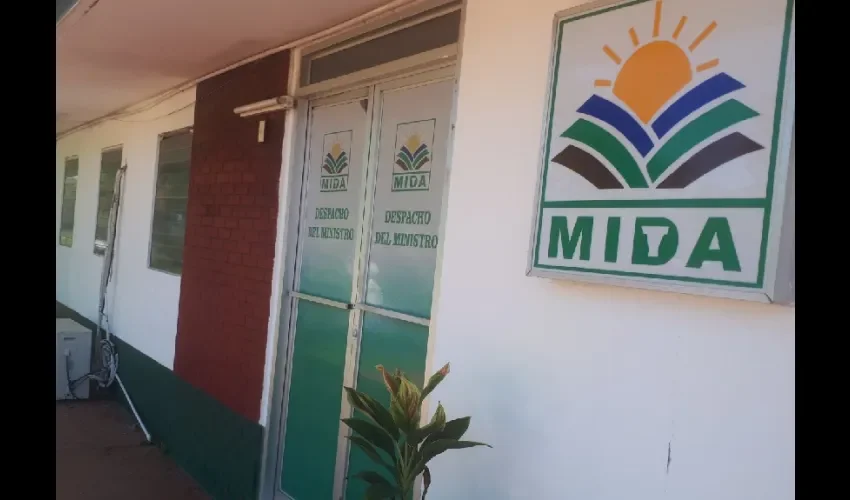 Foto ilustrativa de las oficinas del MIDA. 