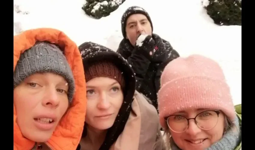 Ekaterina junto a amistades en Rusia. Foto: Instagram