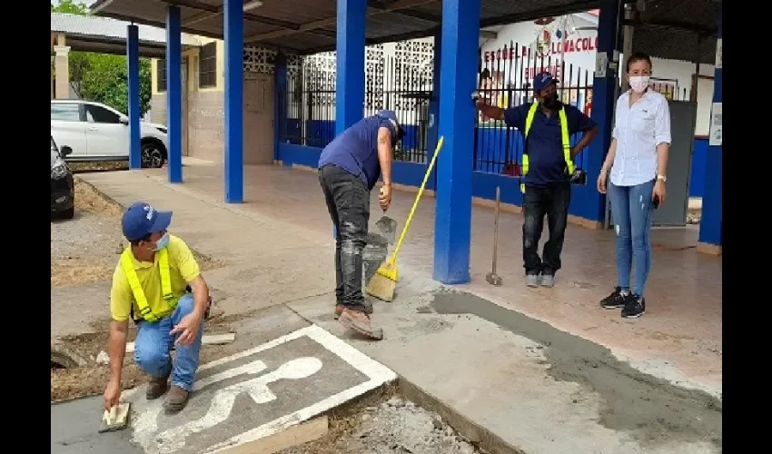 Foto ilustrativa de los trabajos realizados en las escuelas. 