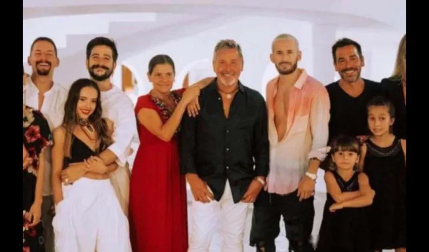 Ricardo Montaner y su familia.