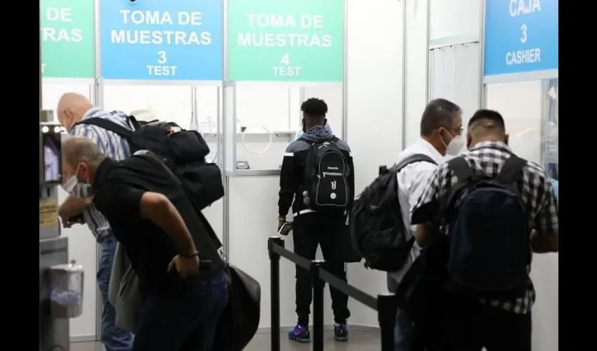 En el mundo se registran 78,407,247 personas recuperadas, mientras que se suman un total de 137,559,799 casos positivos por COVID-19. Foto: @tocumenaero.