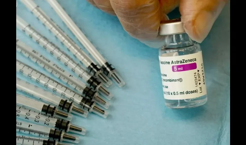 El Ministerio de Salud recomienda a la población no rechazar la vacuna. Foto: EFE. 