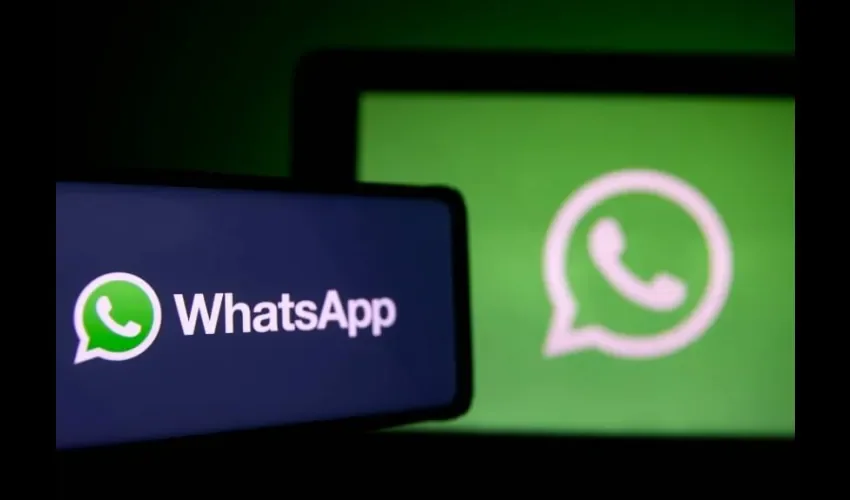 La nueva actualización de WhatsApp le ha costado cara a la compañía. Foto: EFE. 