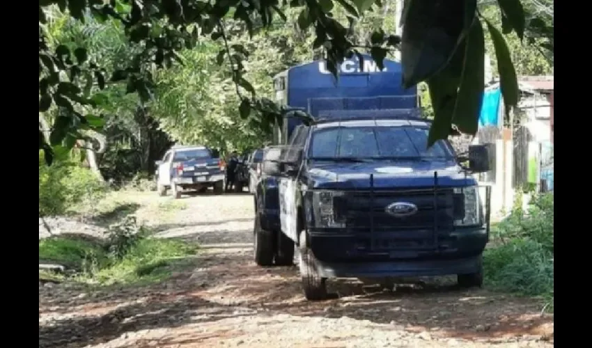 Residentes informaron a la Policía Nacional, que del lugar se dieron a la fuga cuatro personas en un vehículo selectivo. Foto: José Vásquez. 