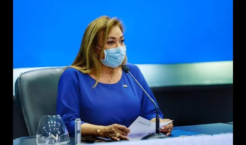 La ministra Ruiz ha sido duramente cuestionada por la vacunación clandestina en Coco del Mar. Foto: Presidencia