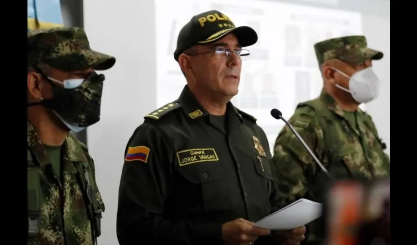  El general Jorge Luis Vargas (c) director de la policía de Colombia, habla durante una rueda de prensa hoy en Bogotá. (Colombia). Foto: EFE. 