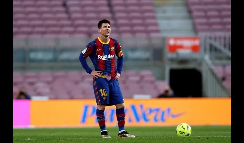 Leo Messi debutó con el Barça en un partido amistoso en Oporto, el 16 de noviembre de 2003, con solo 16 años. EFE  