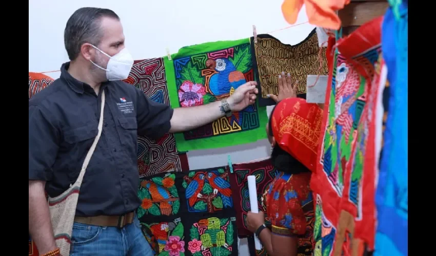 Foto ilustrativa de las molas. 