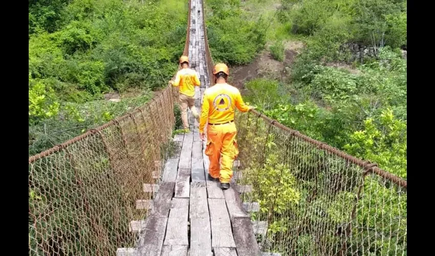 Foto ilustrativa del puente colgante. 