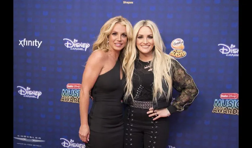 Jamie junto a Britney