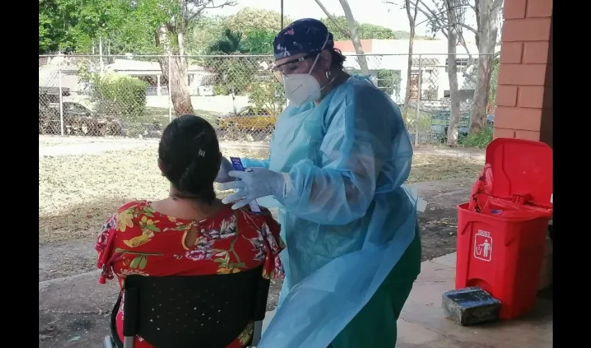 Estos puestos funcionan en el parque Forestal, corregimiento de San Juan Bautista, en horario de 8:00 a.m. a 12:00 m.d. y en el Centro de Salud de Chitré de 3:00 p.m.  a 6:00 p.m., de lunes a viernes. 